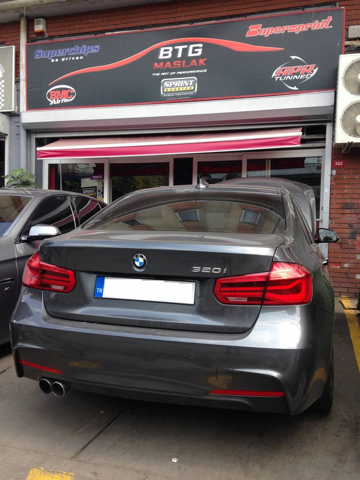 BMW-f300-320iedd.jpg